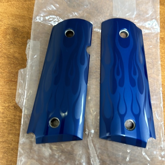 Hogue Extreme aluminum grips - Picture 5 of 8